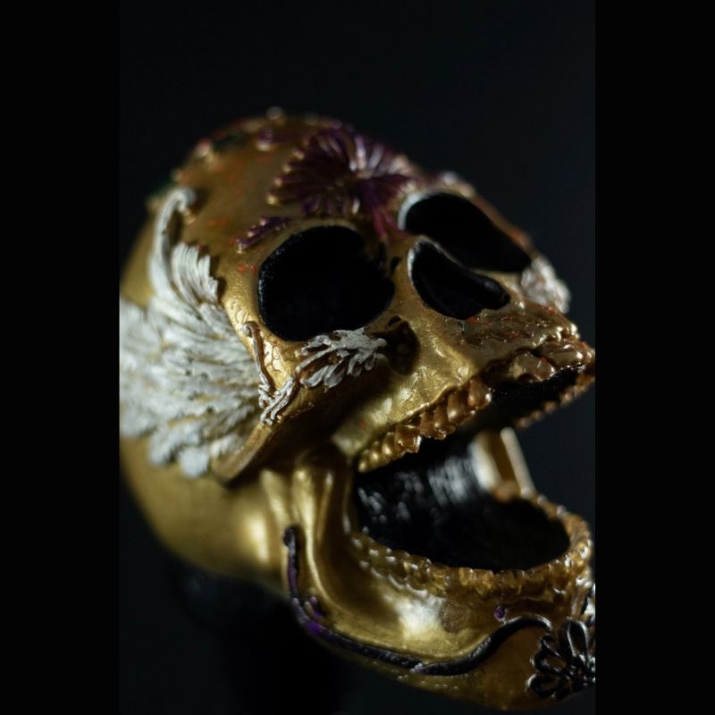 💀 Indian Skull – Caveira Decorativa Exclusiva no Pedestal